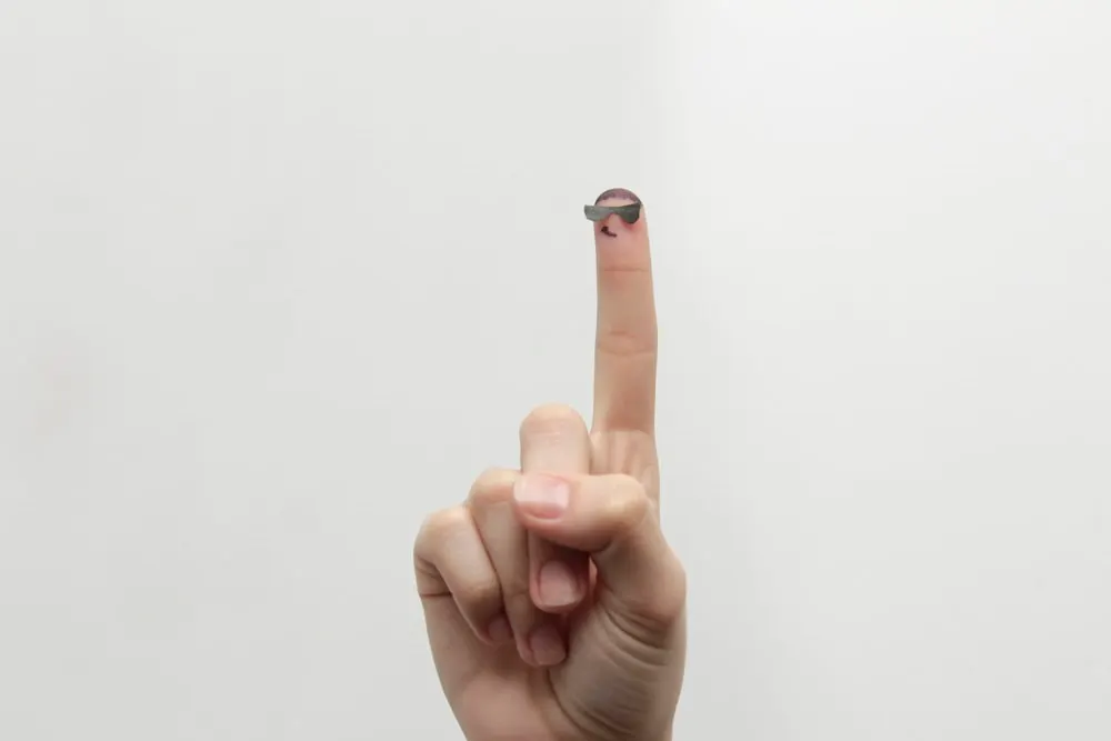 Le lehet harapni valakinek az ujját?