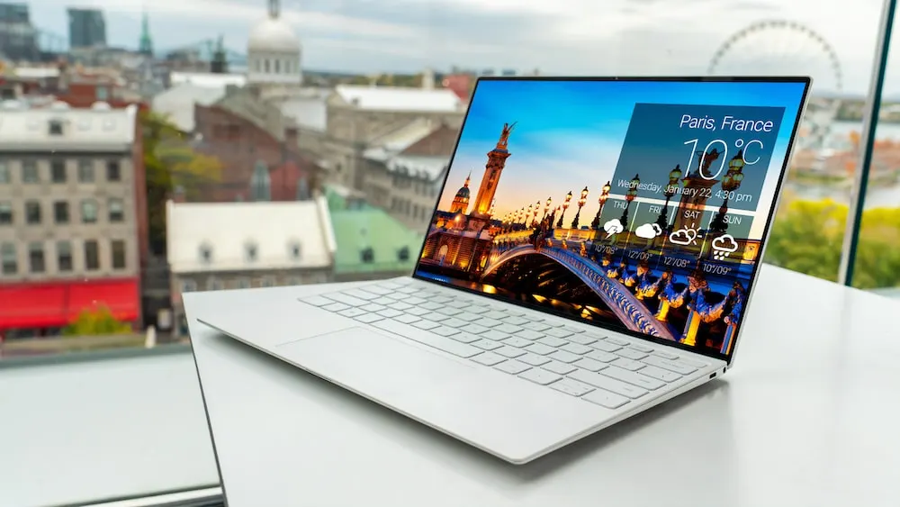 Hogyan lehet kicserélni a RAM-ot egy laptopban?