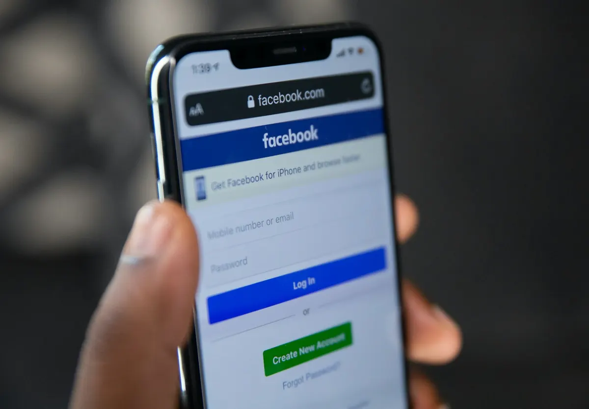 Honnan tudhatom hogy feltörték a facebookom